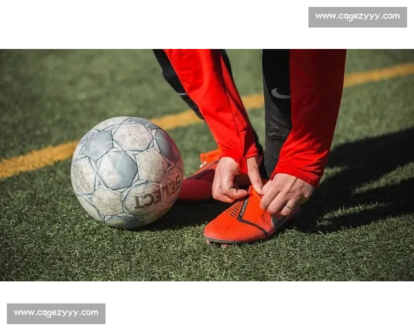全面解析探索足球球鞋科技进化与赛场性能革新之路与未来趋势展望深度